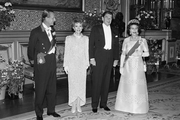 (Original Caption) The Duke of Edinburgh, The First Lady Nancy Reagan, President Ronald Reagan, and Her Majesty Queen Elizabeth II pose for photographers here in Windsor Castle prior to their formal state dinner.