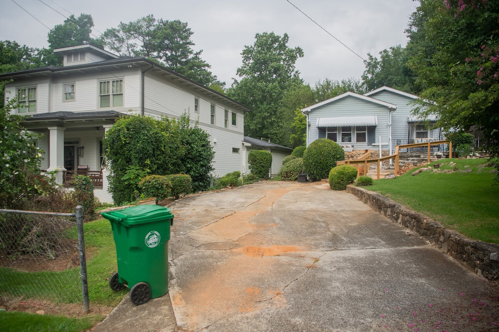 1113 Antioch Dr NE building next to a two-story-building neighber in Atlanta on Sunday, July 28, 2024.  (Ziyu Julian Zhu / AJC)