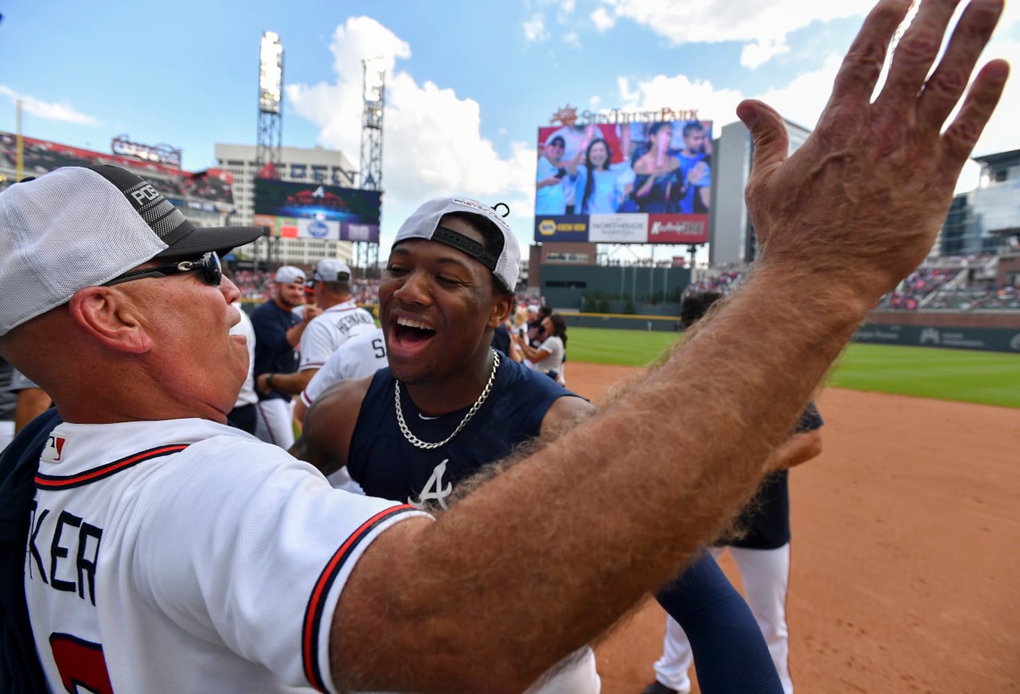 Photos: Braves beat the Phillies, sew up NL East title