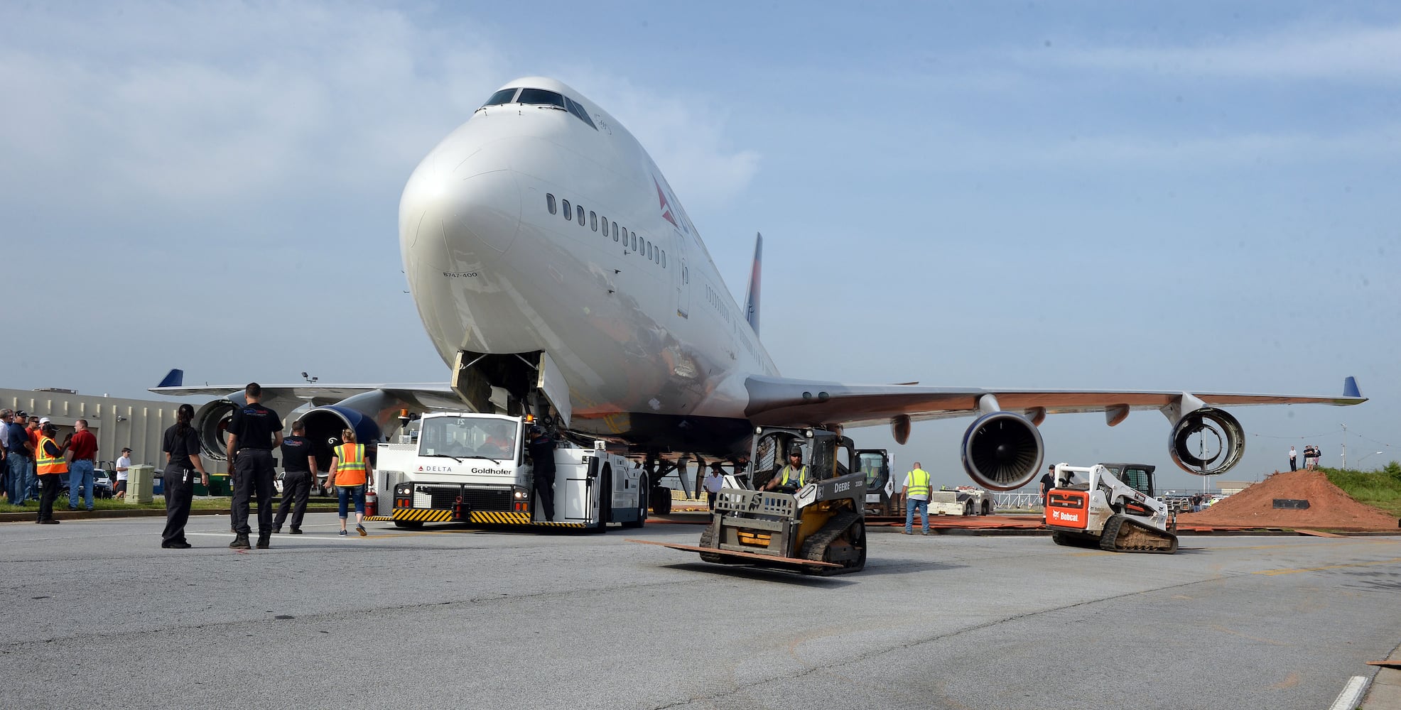 Historic Delta 747 moves to flight museum