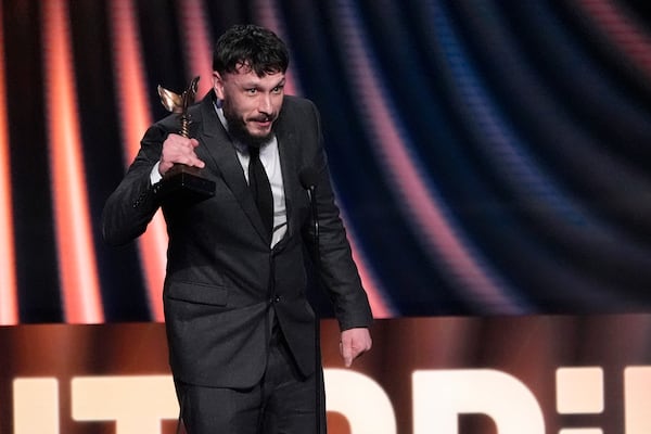 Richard Gadd accepts the award for best lead performance in a new scripted series for "Baby Reindeer"during the Film Independent Spirit Awards on Saturday, Feb. 22, 2025, in Santa Monica, Calif. (AP Photo/Chris Pizzello)