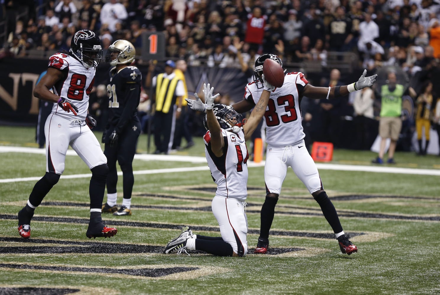 Falcons respond to early Saints touchdown with a couple of their own