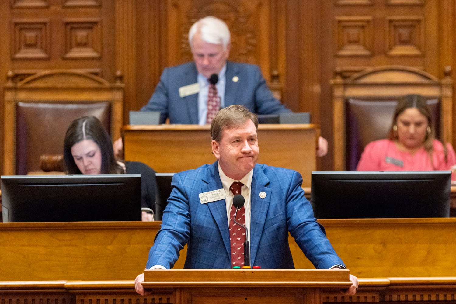 Georgia lawmakers enter the frenetic final day
