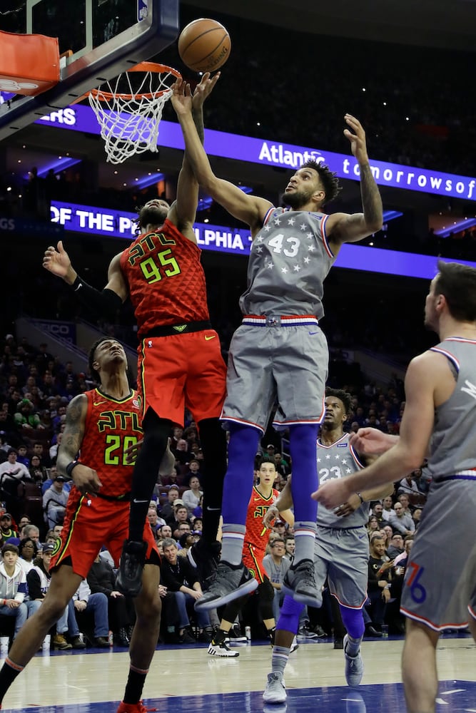 Photos: Hawks surprise the 76ers