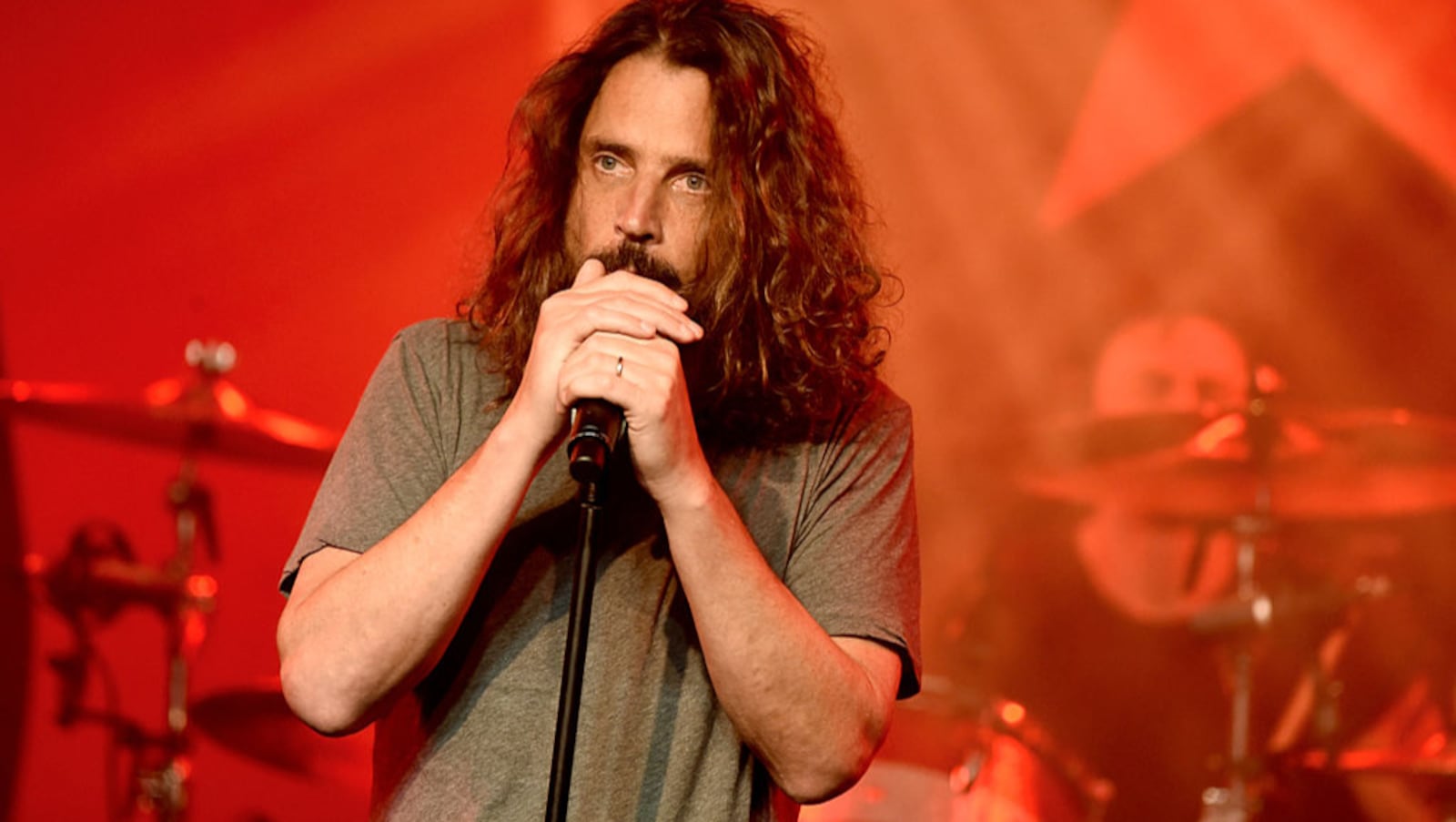 Late singer Chris Cornell performs on January 20, 2017 in Los Angeles, California.  (Photo by Kevin Winter/Getty Images)