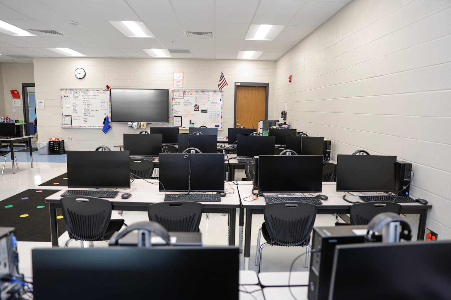 Views of a computer lab at Eastvalley Elementary School in Marietta shown on Monday, Oct. 16, 2023. (Natrice Miller/ Natrice.miller@ajc.com)