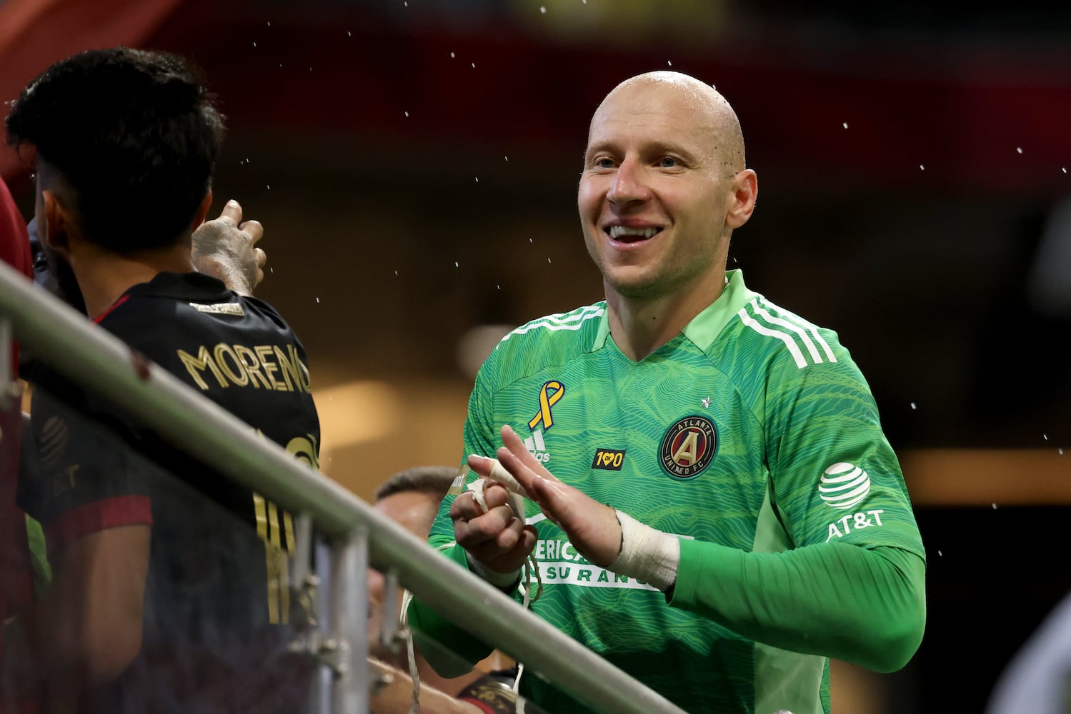 Atlanta United goalkeeper Brad Guzan reacts after their 3-2 win against D.C. United at Mercedes-Benz Stadium Saturday, September 18, 2021 in Atlanta, Ga.. JASON GETZ FOR THE ATLANTA JOURNAL-CONSTITUTION