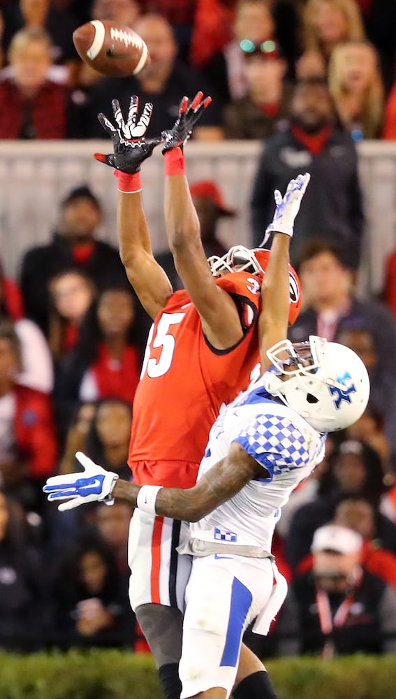 Photos: Bulldogs beat Kentucky, improve to 10-1