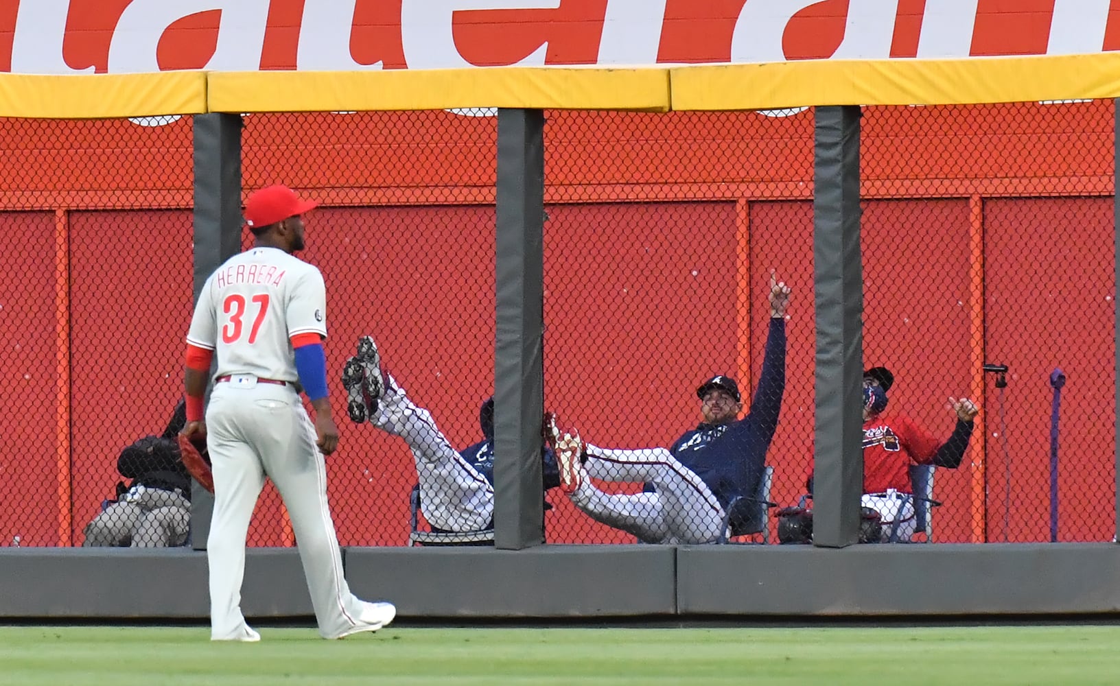 Braves-Phillies photo