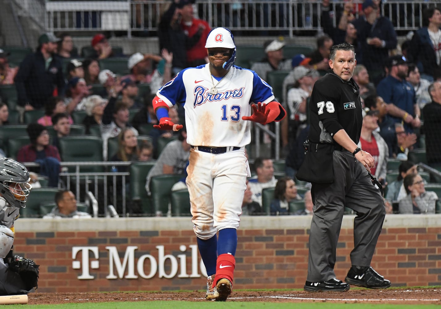 Braves-Brewers photo