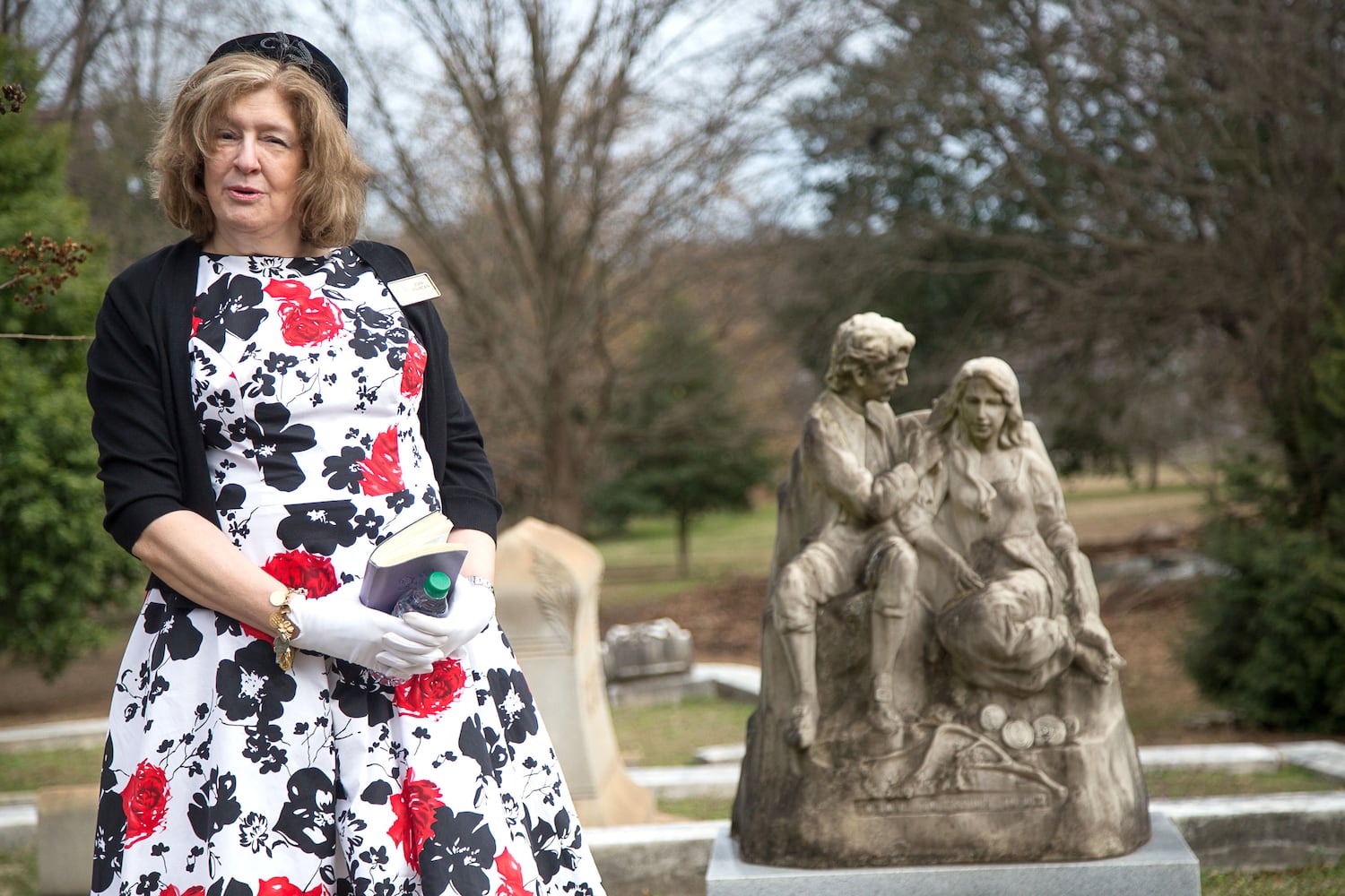 PHOTOS: Love stories at historic Oakland Cemetery