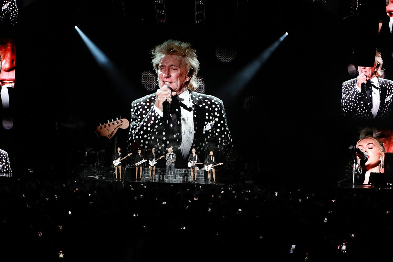 The legendary Rod Stewart energized a sold out crowd at Ameris Bank Amphitheatre on Wednesday, August 31, 2022 with Cheap Trick as the opening act.
Robb Cohen for the Atlanta Journal-Constitution