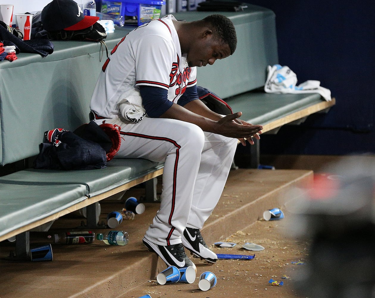 Photos: Phillies defeat Braves, 5-1