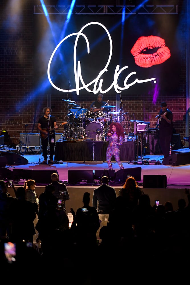 102621 LNX CHAKA CONCERT