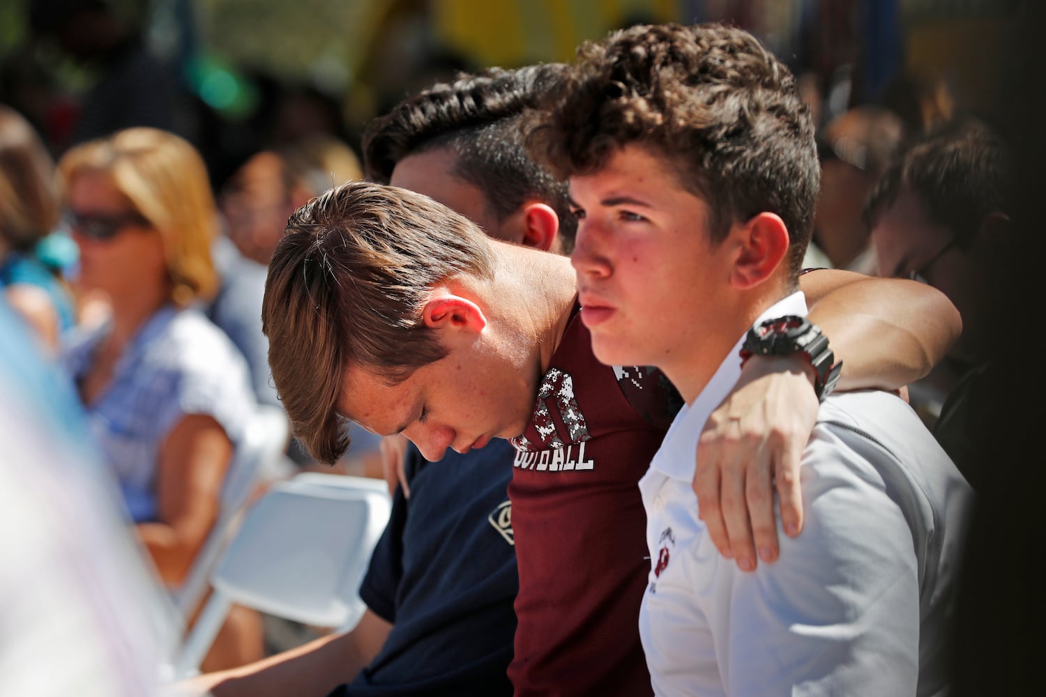 Photos: Nation mourns after Florida school shooting