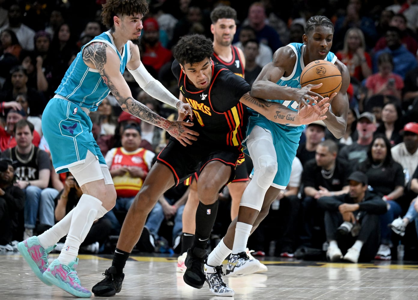 Hawks vs Hornets photo