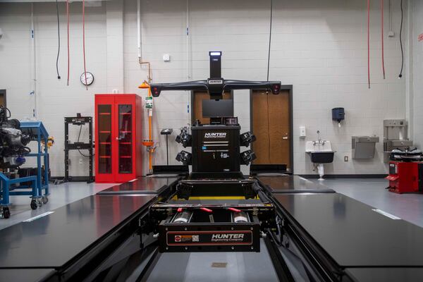 11/11/2020 —  Marietta, Georgia —An automotive classroom at Cobb Innovation and Technology Academy in Marietta, Wednesday, November 11, 2020.  (Alyssa Pointer / Alyssa.Pointer@ajc.com)