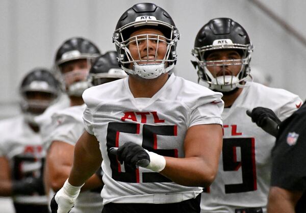 Atlanta Falcons guard Matthew Bergeron (65) participates in a drill during rookie minicamp at Atlanta Falcons Training Facility, Friday, May 12, 2023, in Flowery Branch. (Hyosub Shin / Hyosub.Shin@ajc.com)