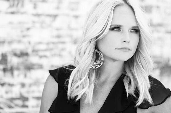  Miranda Lambert is asking for fans to help FurKids before her Atlanta concert.