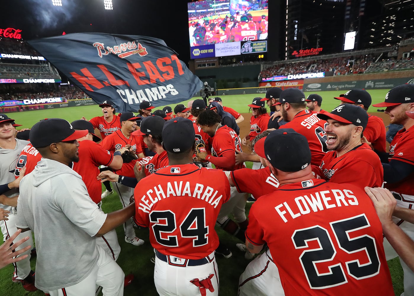 Photos: Braves beat Giants, win East title