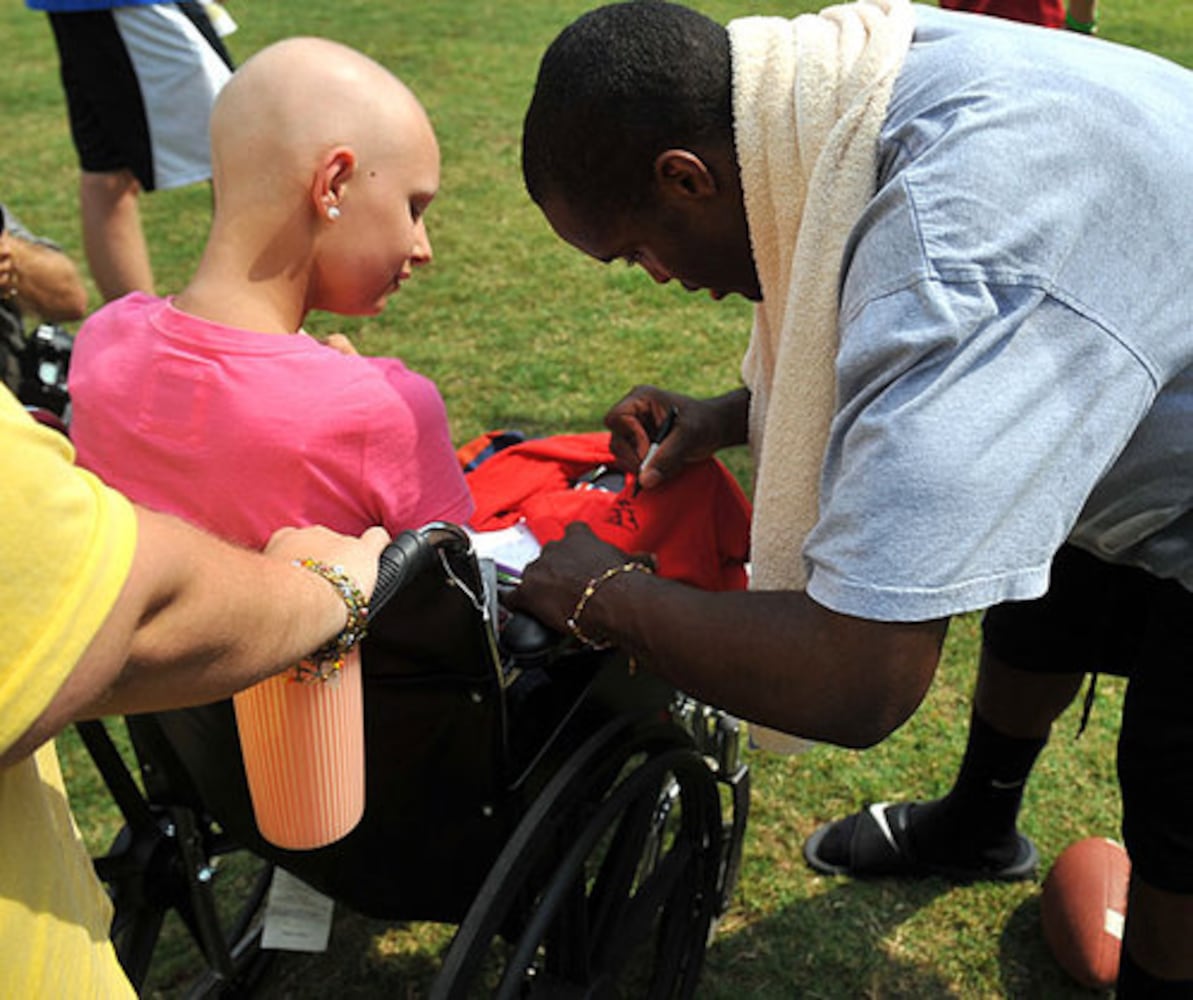 UGA football players visit Camp Sunshine