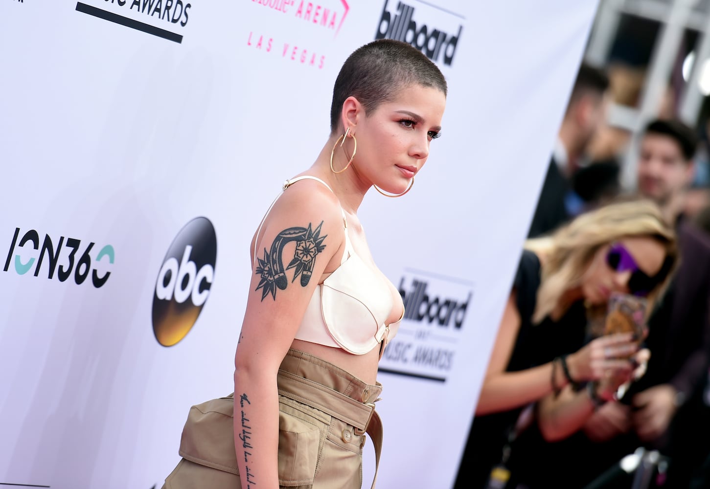 Photos: 2017 Billboard Music Awards red carpet