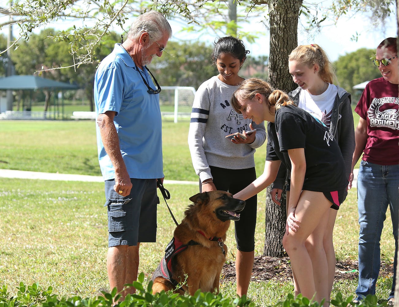 Photos: Nation mourns after Florida school shooting