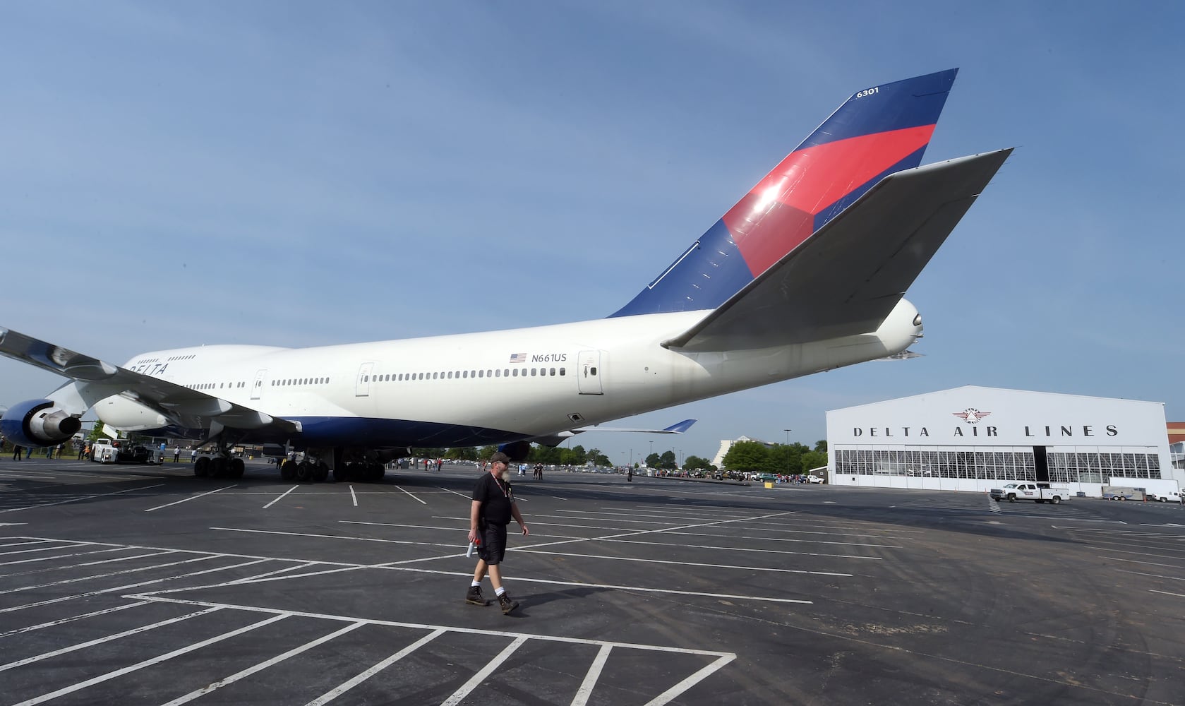 Historic Delta 747 moves to flight museum