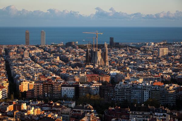 The sun sets over the Sagrada Familia on October 22, 2017 in Barcelona, Spain. (Photo by Jack Taylor/Getty Images)