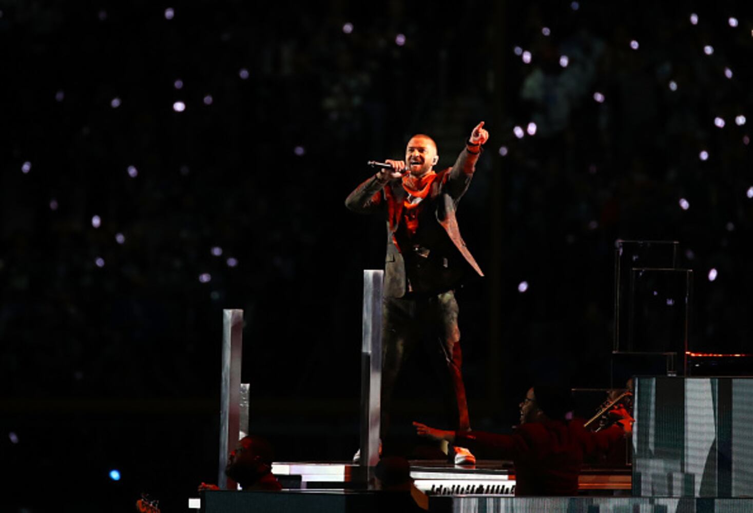 Photos: Justin Timberlake performs at Super Bowl 2018 Halftime