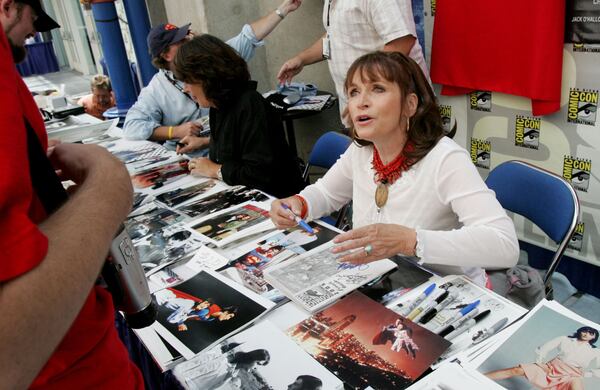 FILE PHOTO: Actress Margot Kidder signs autographs at Comic Con International July 14, 2005 in San Diego, California. The cause of death for Kidder, who died in May, was released after being declared a suicide.