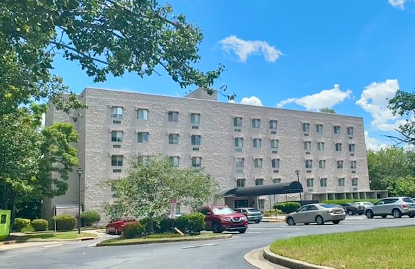 Clisby Towers apartments on Vineville Avenue in Macon, just west of I-75, where officials say Oregon sex-offender and prison escapee Steven Craig Johnson had been living since 2011. (Joe Kovac Jr. / AJC)