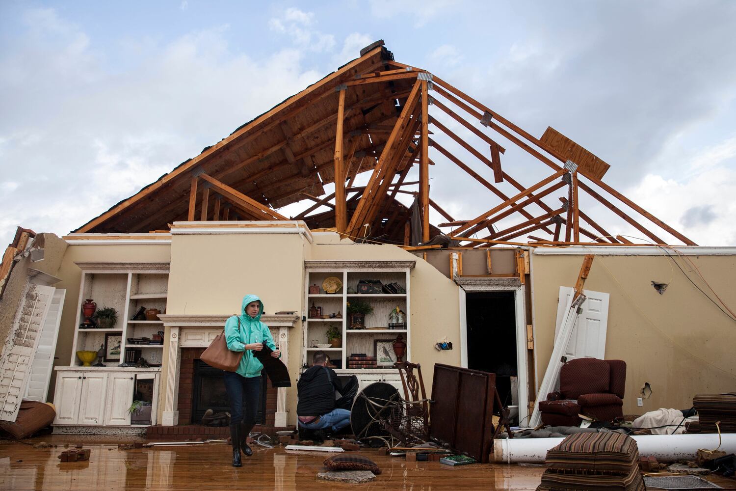 Strong storms in Georgia cause deaths, devastation