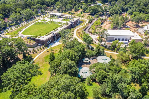 The Grant Park parking deck adjacent to the zoo opened in 2021 with green space on top that overlooks the giraffes and elephants. CREDIT: Kelly Klein and the Grant Park Conservancy