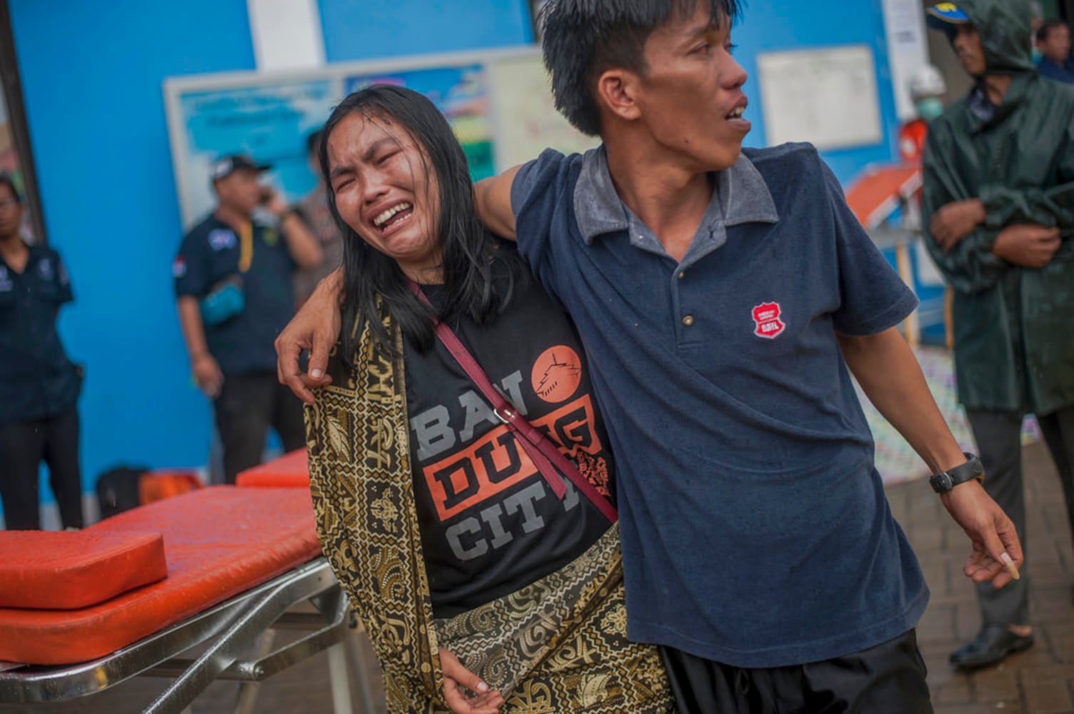 Photos: Tsunami devastates Indonesia