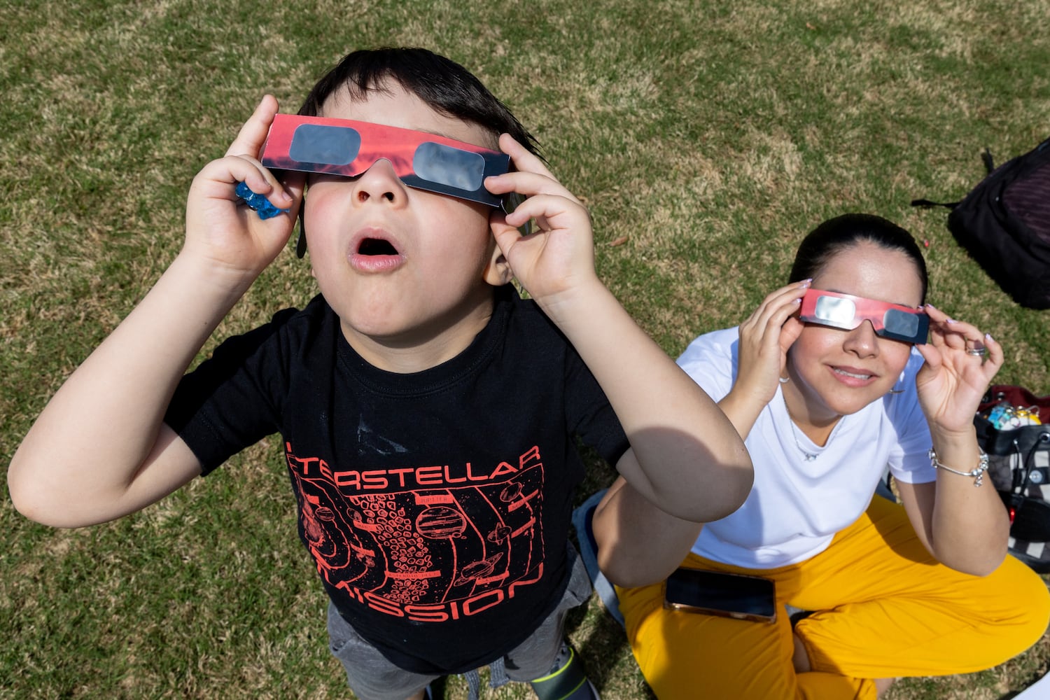 Gwinnett students enjoy solar eclipse
