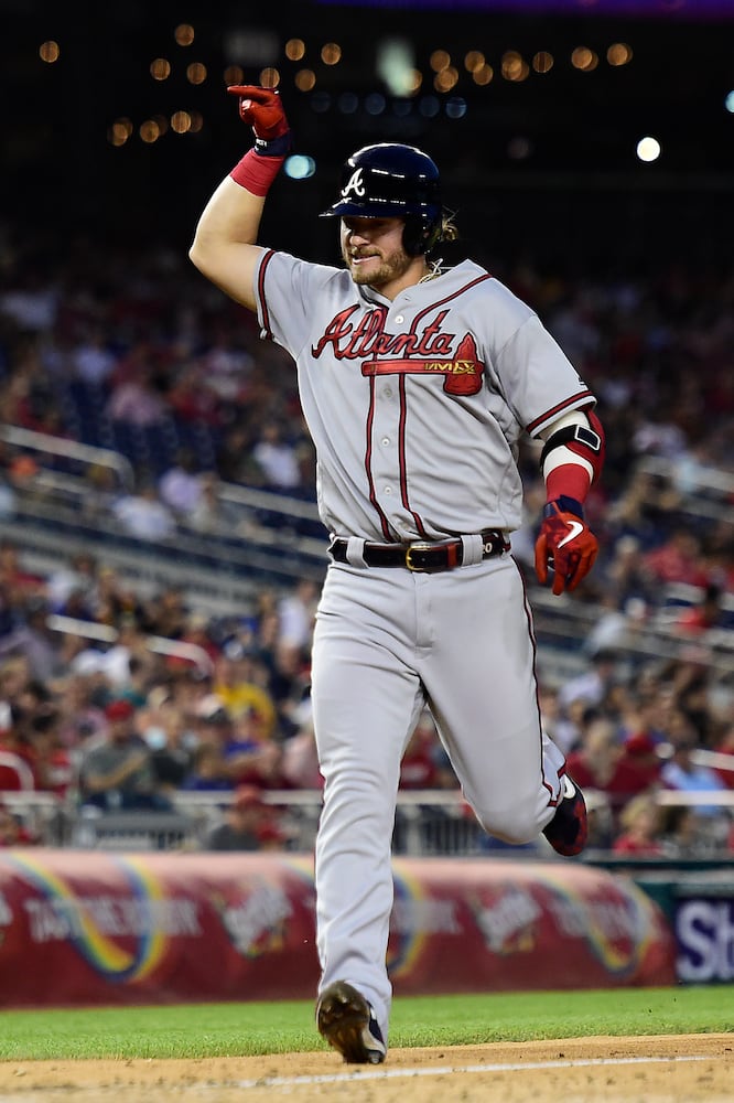 Photos: Braves beat Nationals despite leaky bullpen