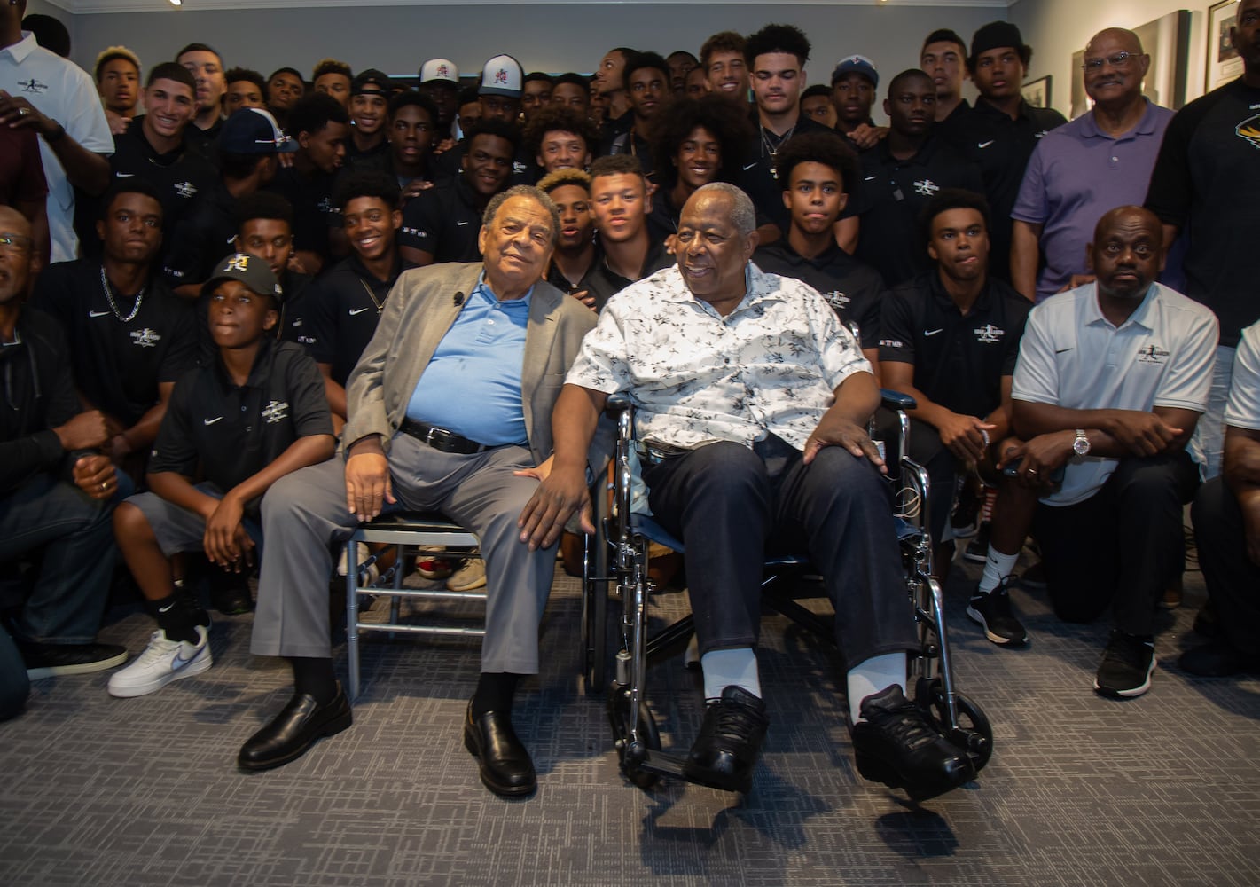 Photos: Hank Aaron shares wisdom, experiences with young athletes