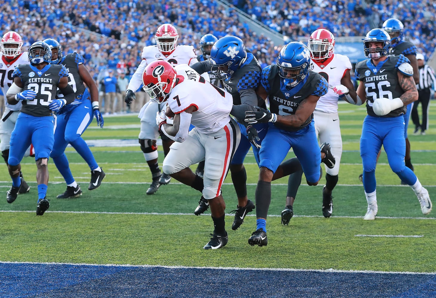 Photos: Bulldogs battle Kentucky, seek SEC East title