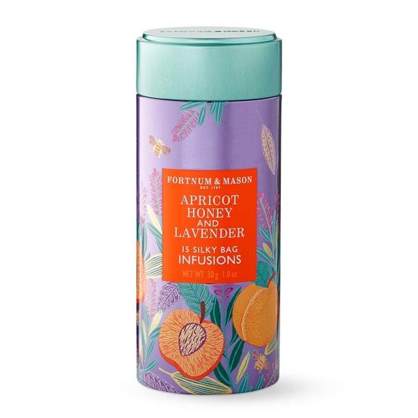 Made with Fortnum’s own wildflower-rich Salisbury Plain honey, this light, floral infusion combines notes of fragrant apricot and honey with calming lavender.