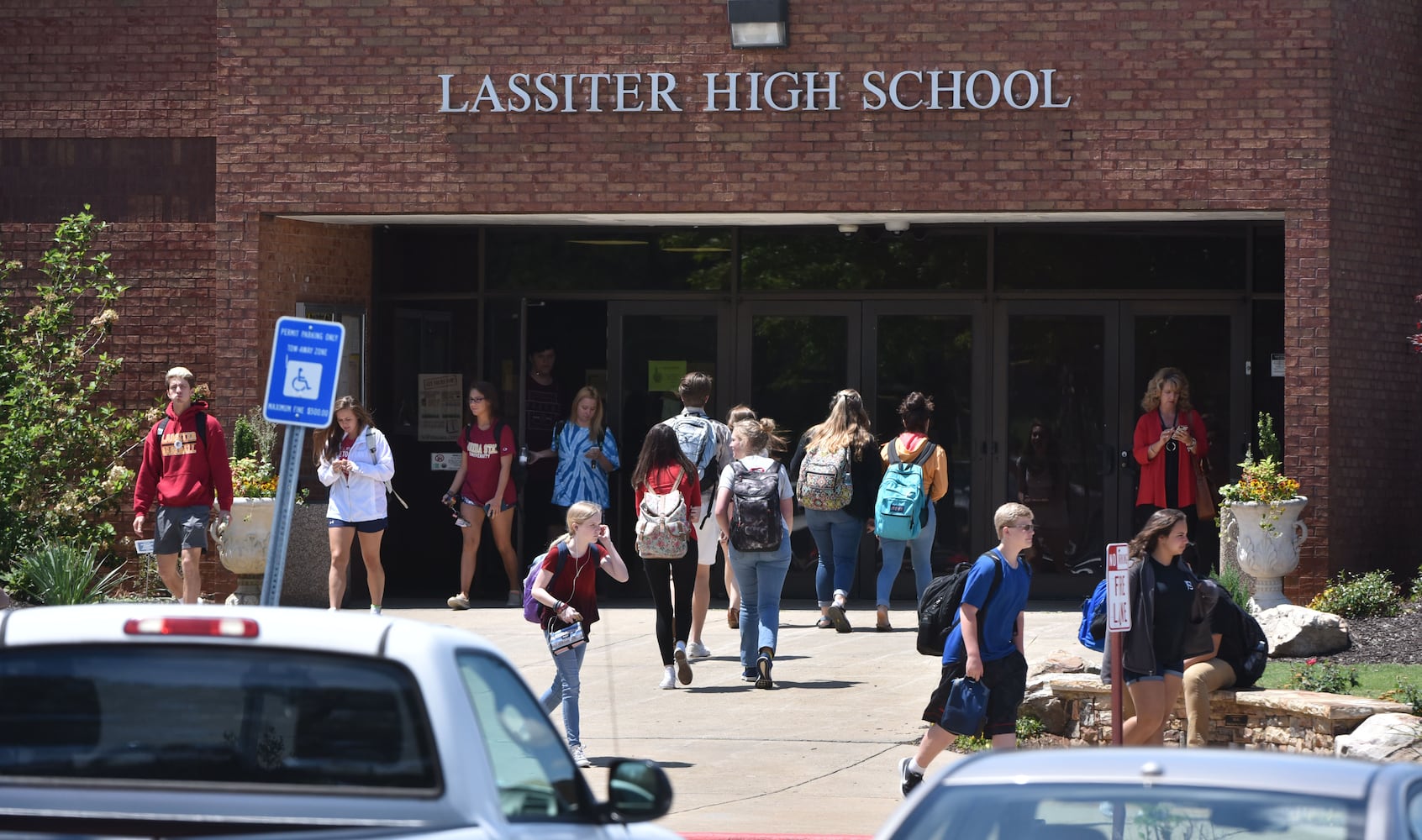 Lassiter High mourns brothers killed in wreck