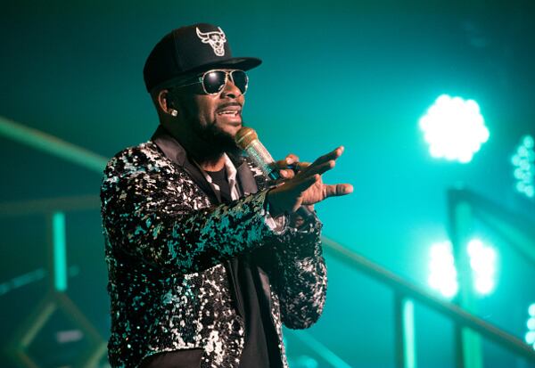 NEW YORK, NY - DECEMBER 17:  Singer R. Kelly performs in concert during the '12 Nights Of Christmas' tour at Kings Theatre on December 17, 2016 in the Brooklyn borough New York City.  (Photo by Noam Galai/Getty Images)