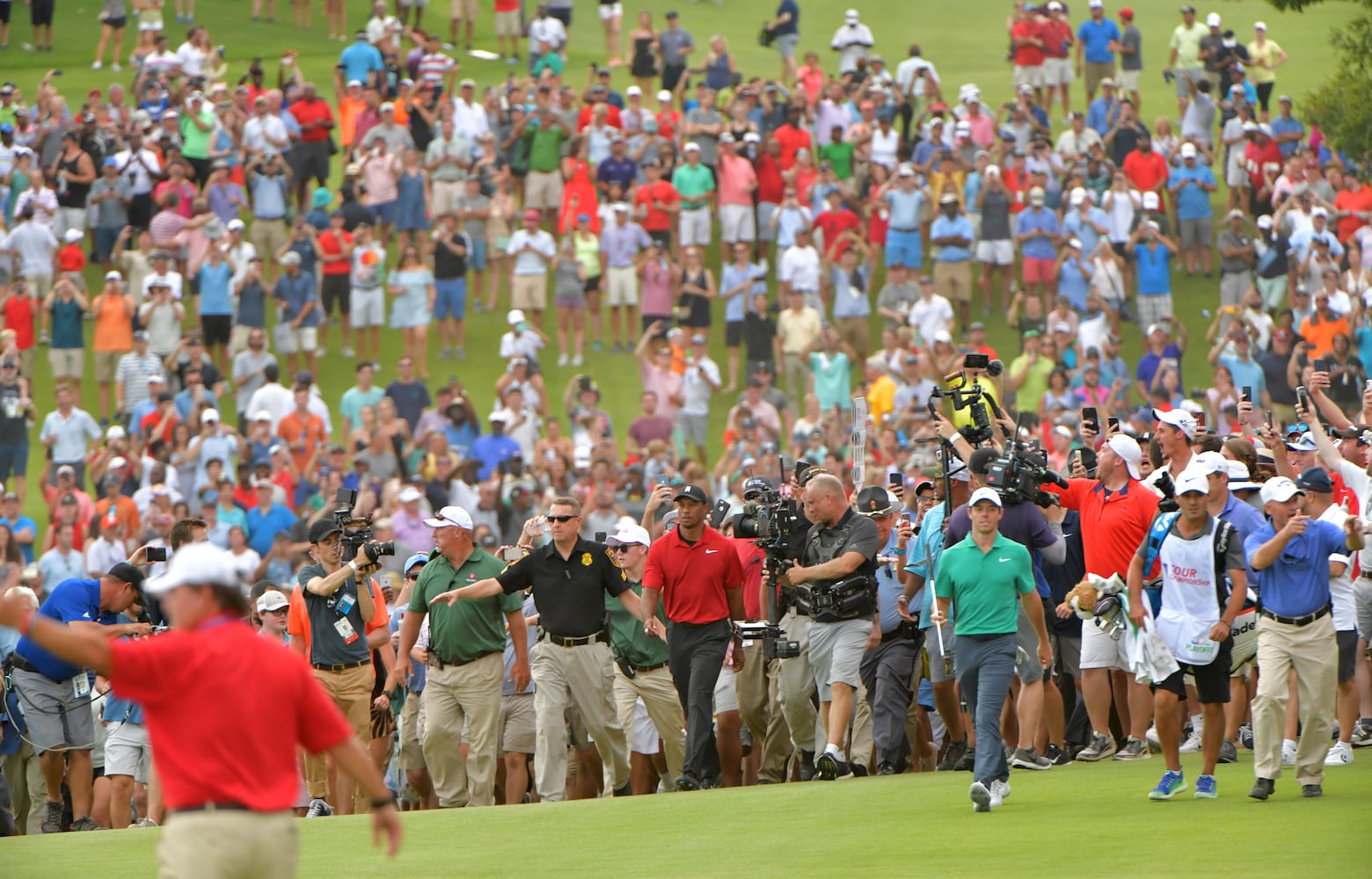 Photos: Woods’ comeback capped with Tour Championship win