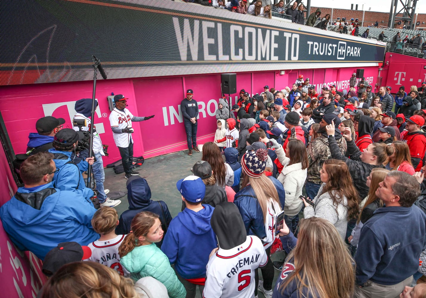 Photos: Braves greet their fans at Chop Fest