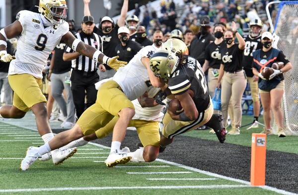 Georgia Tech running back Jordan Mason (27) runs down the sidelines until he is pushed out during the second half Saturday, Oct. 31, 2020, at Georgia Tech's Bobby Dodd Stadium in Atlanta. Notre Dame won 31-13 over the Georgia Tech. (Hyosub Shin / Hyosub.Shin@ajc.com)