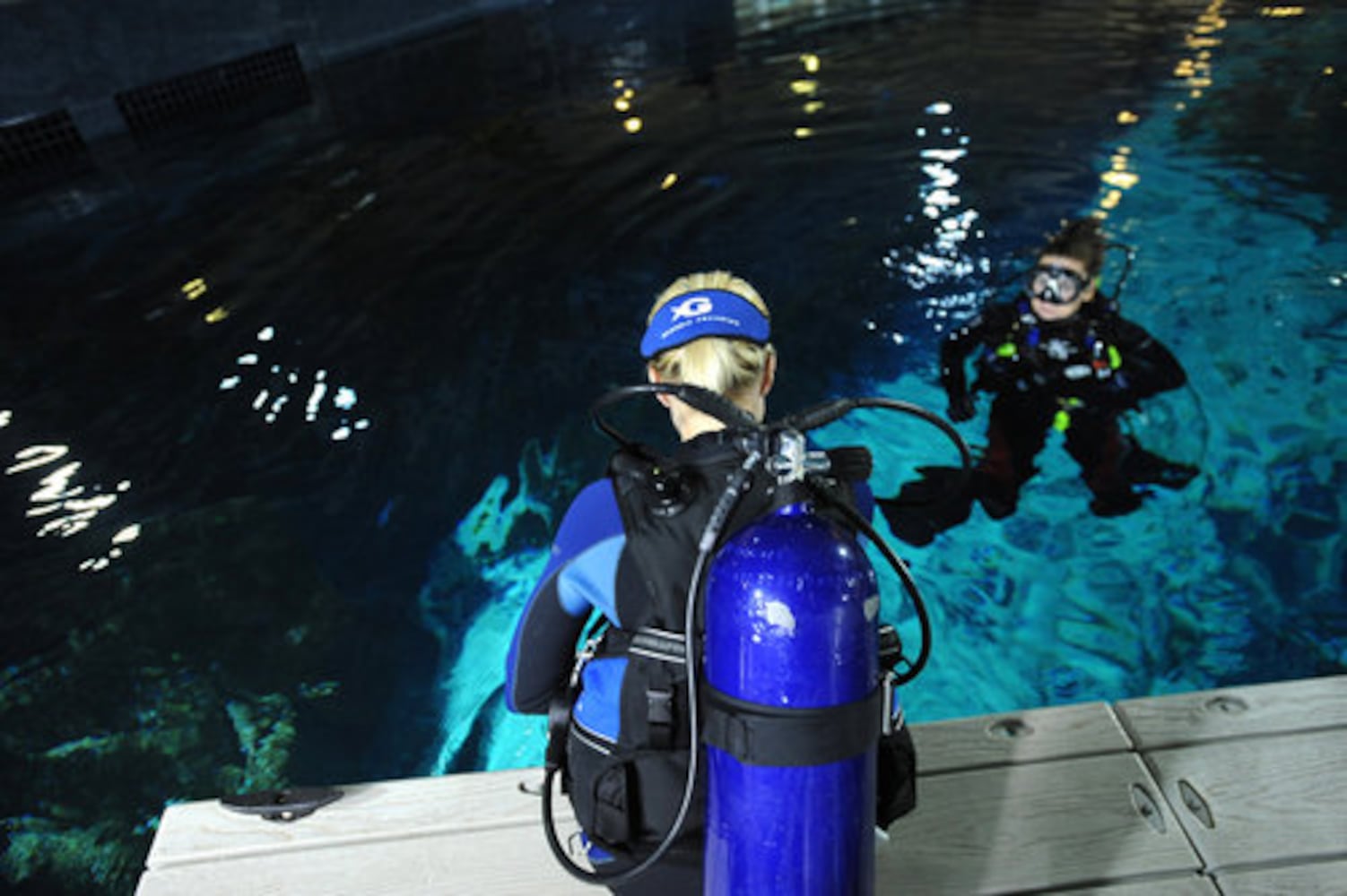 Miss Georgia swims at Georgia Aqarium