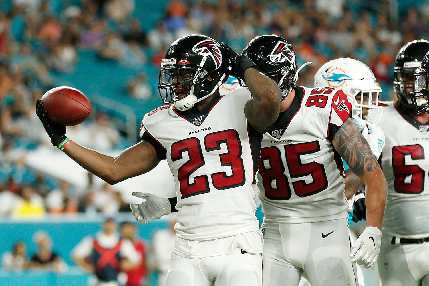 Photos: Falcons stars sit out exhibition with Dolphins