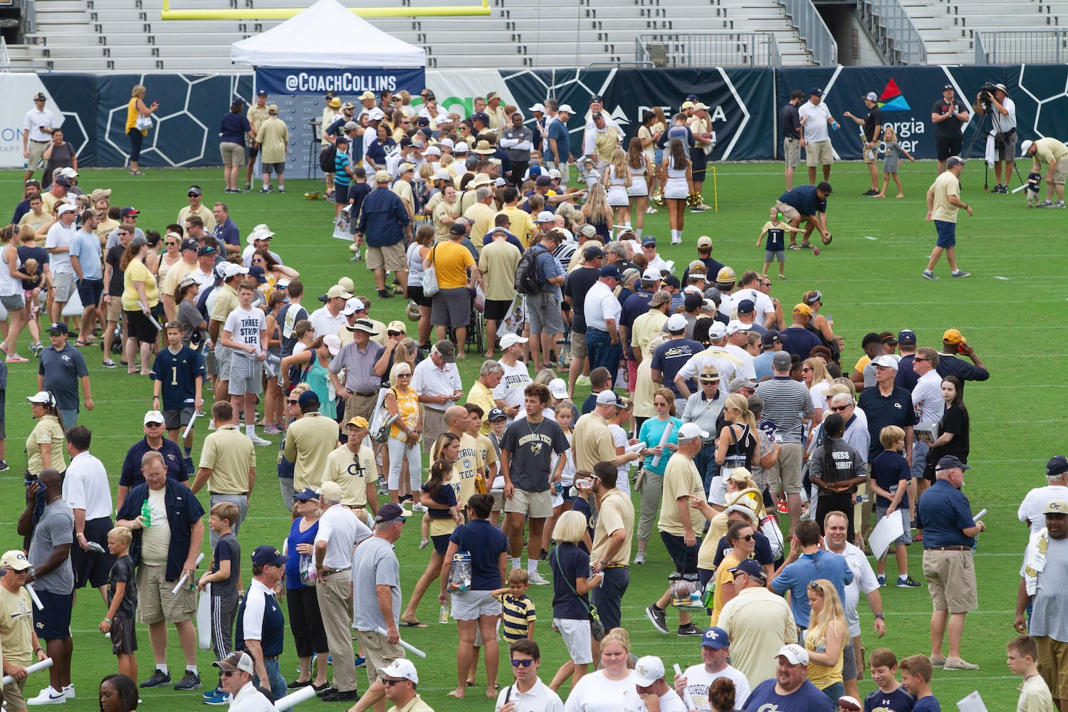 Photos: Georgia Tech practices before hosting fans