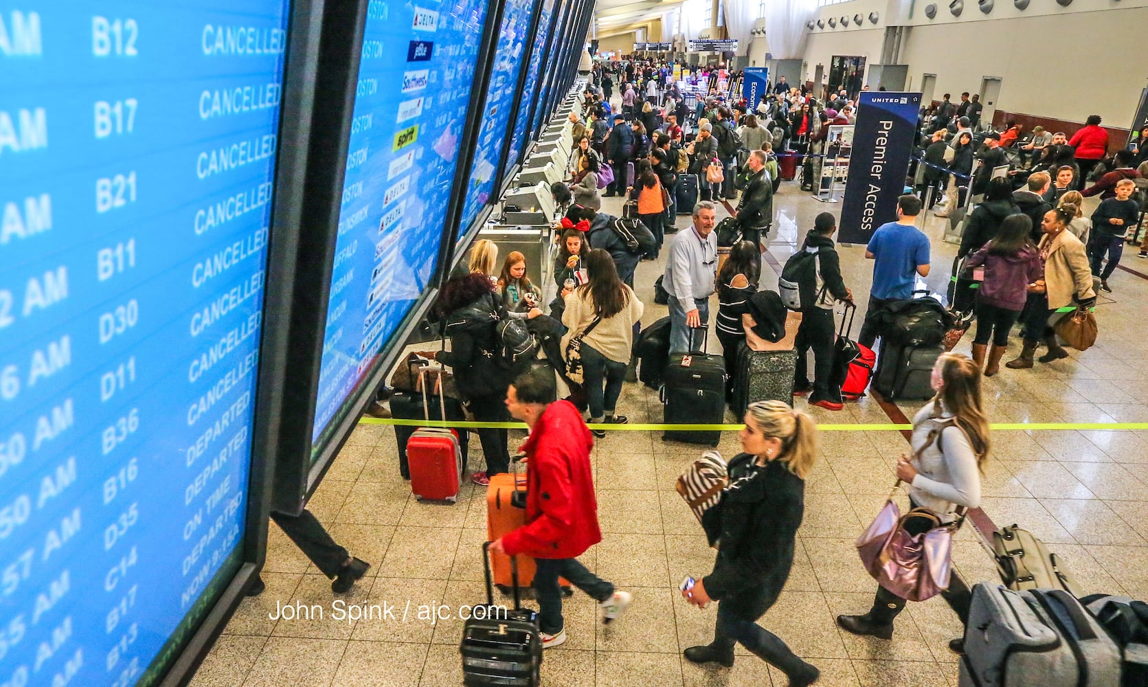 Photos: Power outage paralyzes Atlanta airport