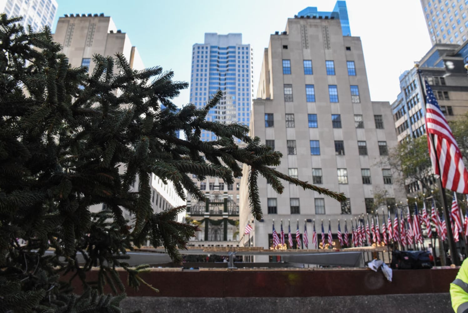 rockefeller center plaza christmas tree